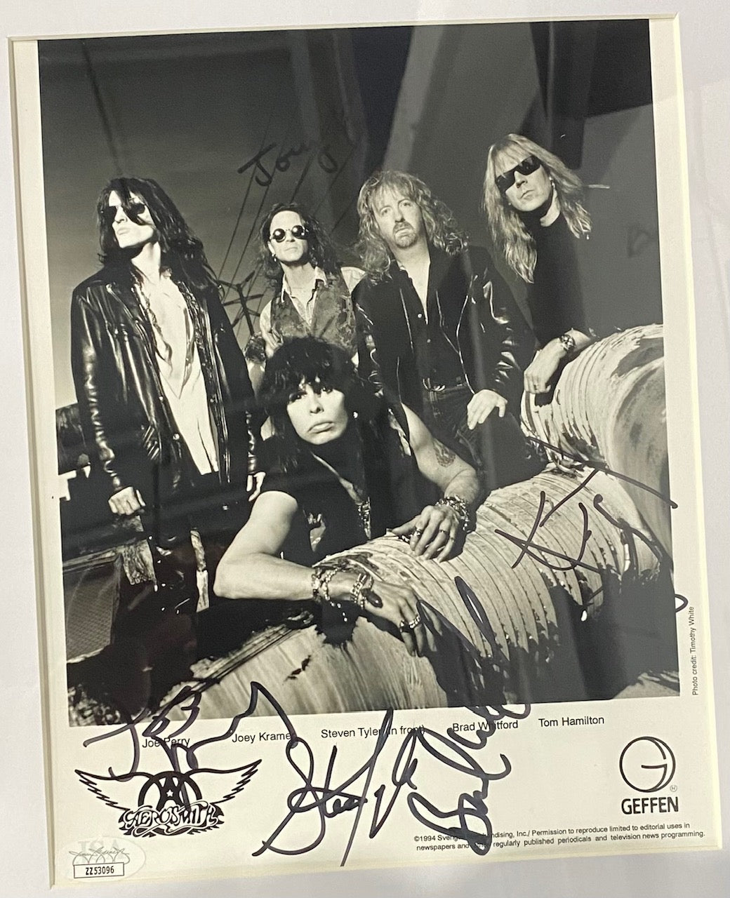 Aerosmith Autographed 8x10 by the FULL BAND - Steven Tyler, Joe Perry, Brad Whitford, Joey Kramer, Tom Hamilton (JSA)