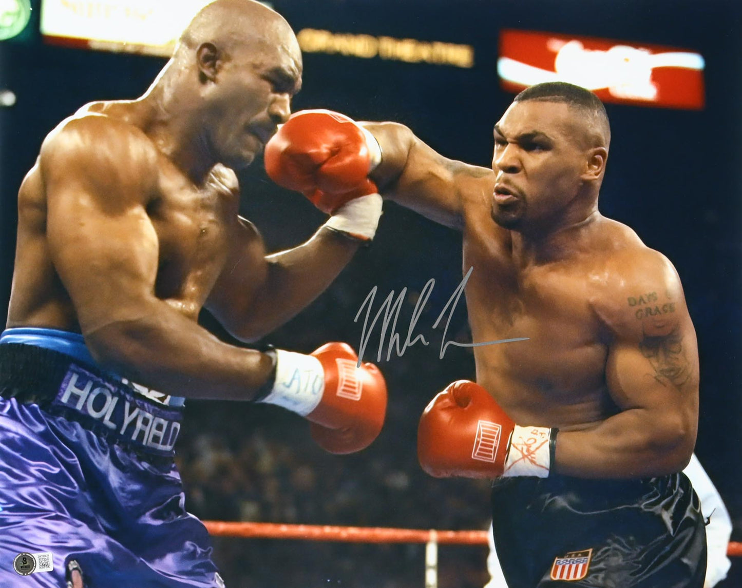 Mike Tyson Signed 16x20 Photo (Beckett Witnessed) – HOF
